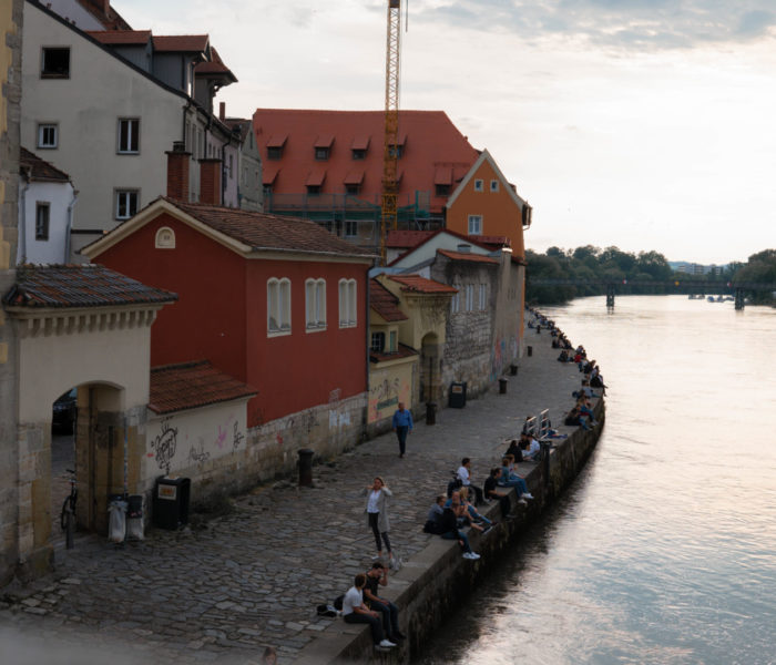 Blick auf die Donau bei Regensburg mit Altstadt